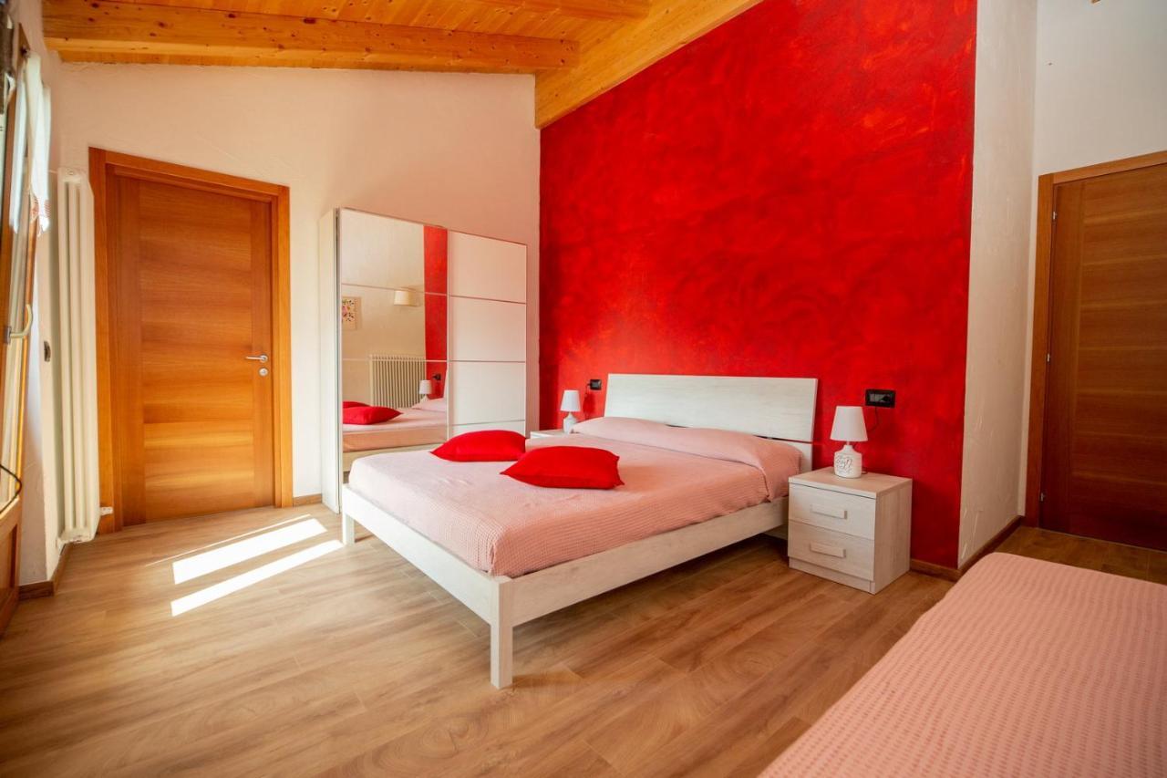 Agriturismo La Cascina B&B Сан-Феделе-Интельви Экстерьер фото