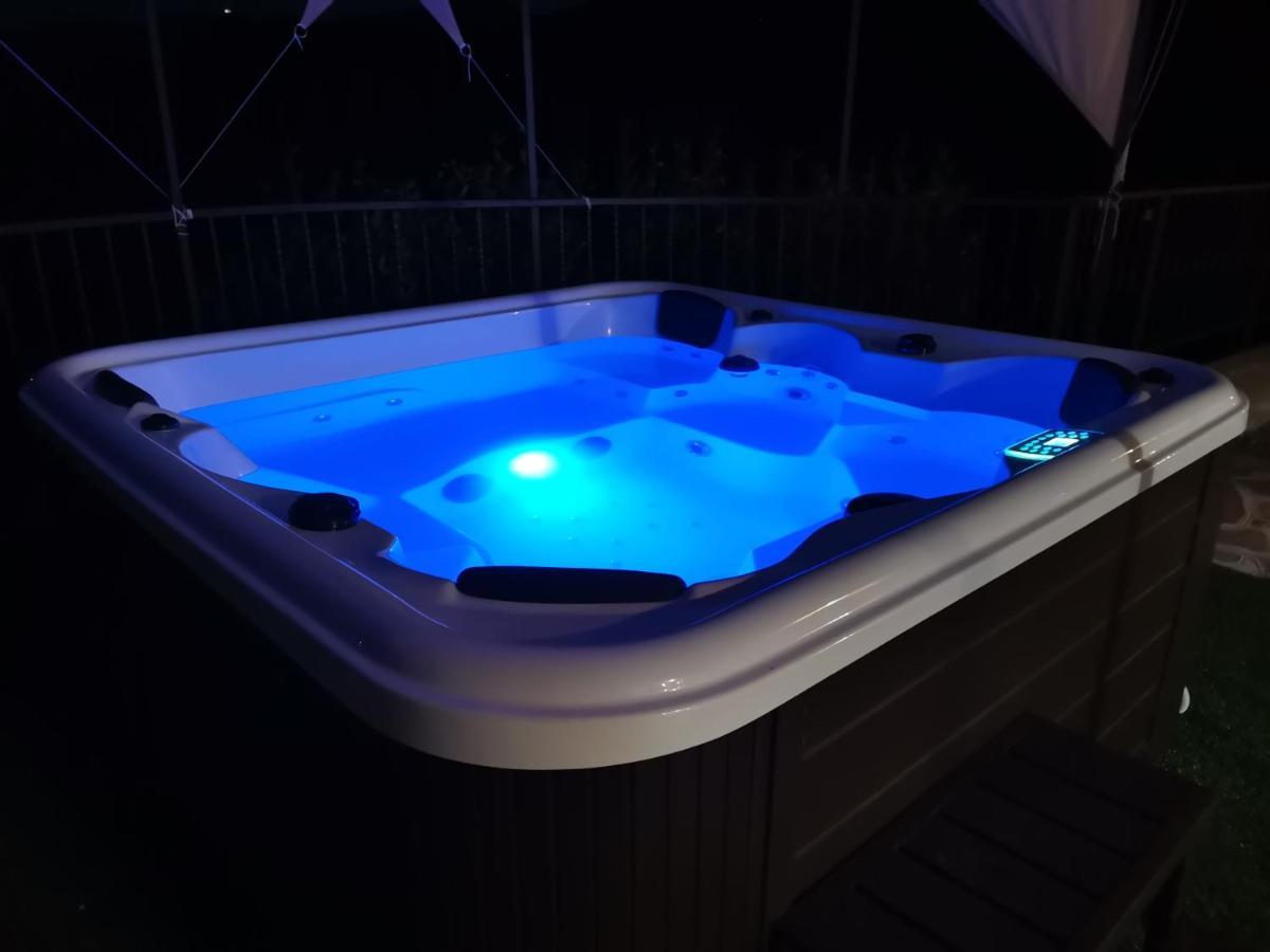 Agriturismo La Cascina B&B Сан-Феделе-Интельви Экстерьер фото